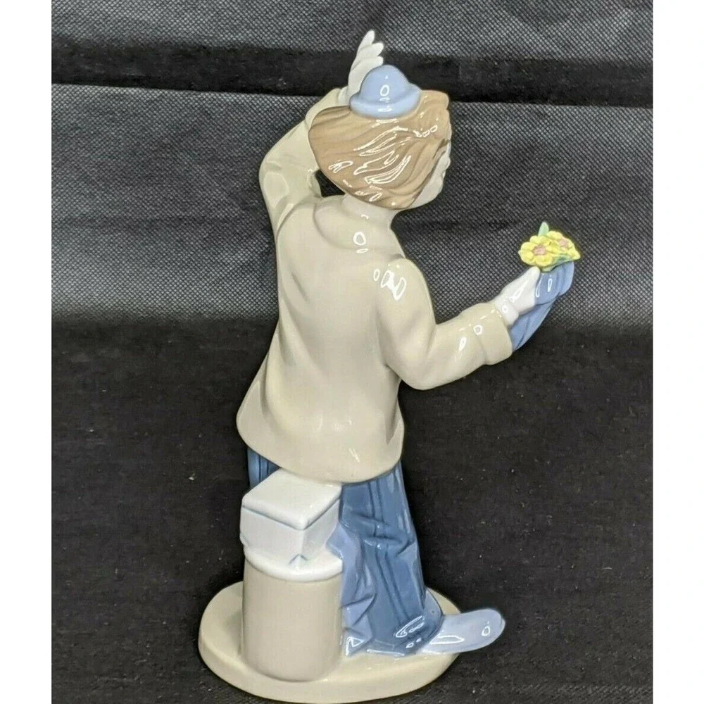 Vintage Clown Yellow Flowers Porcelain Figurine 9